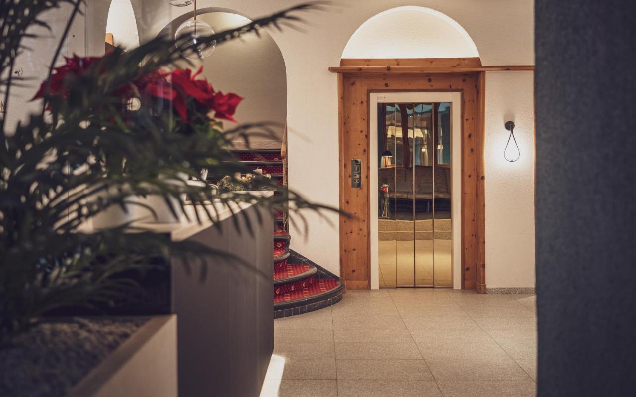 Hotel National By Mountain Hotels دافوس المظهر الخارجي الصورة
