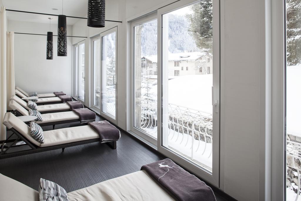 Hotel National By Mountain Hotels دافوس المظهر الخارجي الصورة
