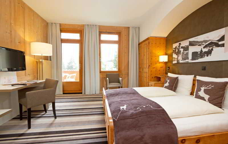 Hotel National By Mountain Hotels دافوس المظهر الخارجي الصورة