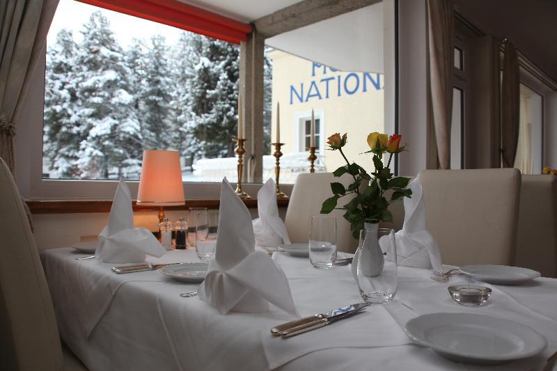 Hotel National By Mountain Hotels دافوس المطعم الصورة