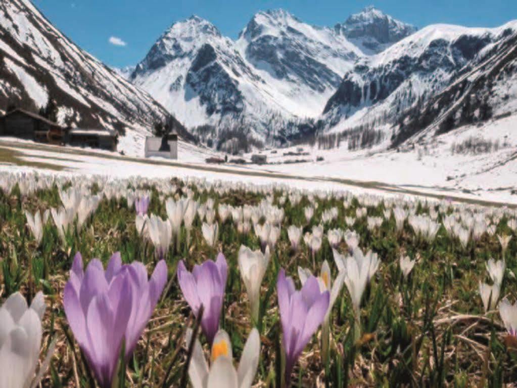 Hotel National By Mountain Hotels دافوس المظهر الخارجي الصورة